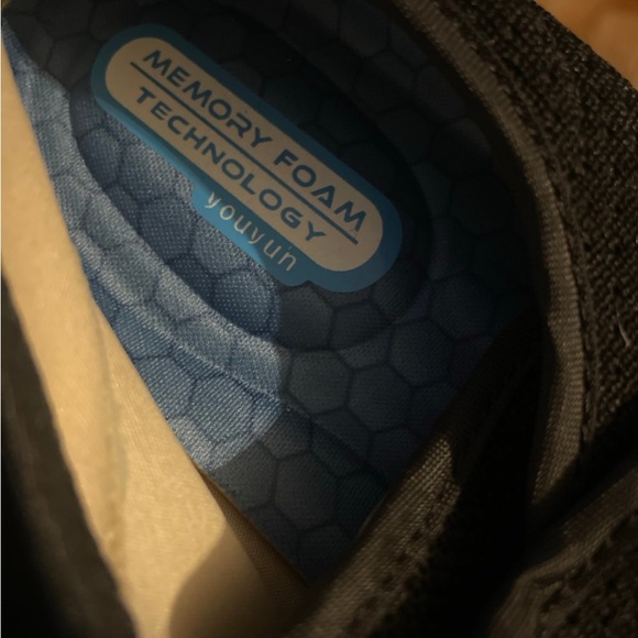 new diabetic Velcro slip ons with memory foam technology size 8 women's - Picture 2 of 3